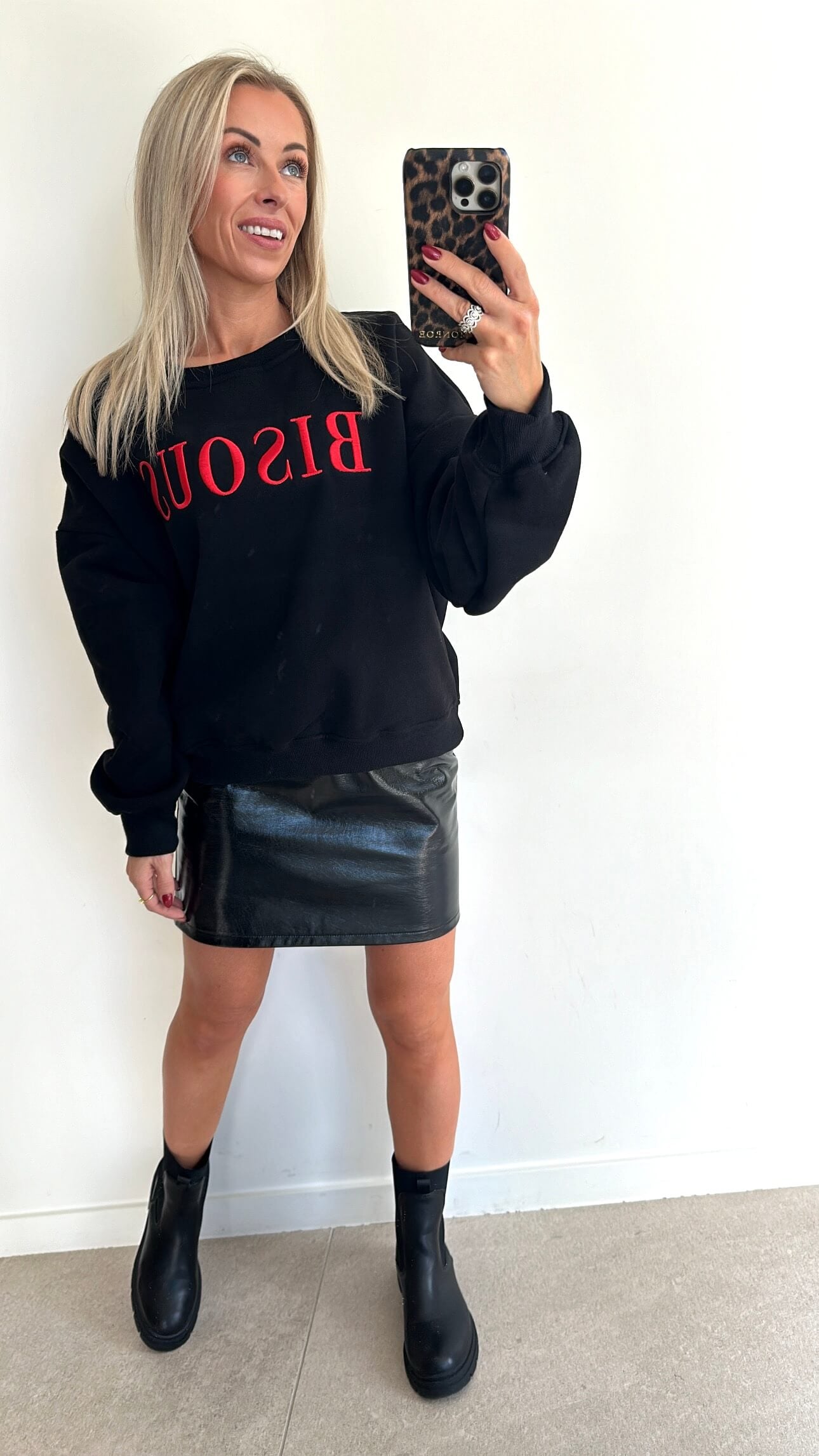 BISOUS Sweater - black